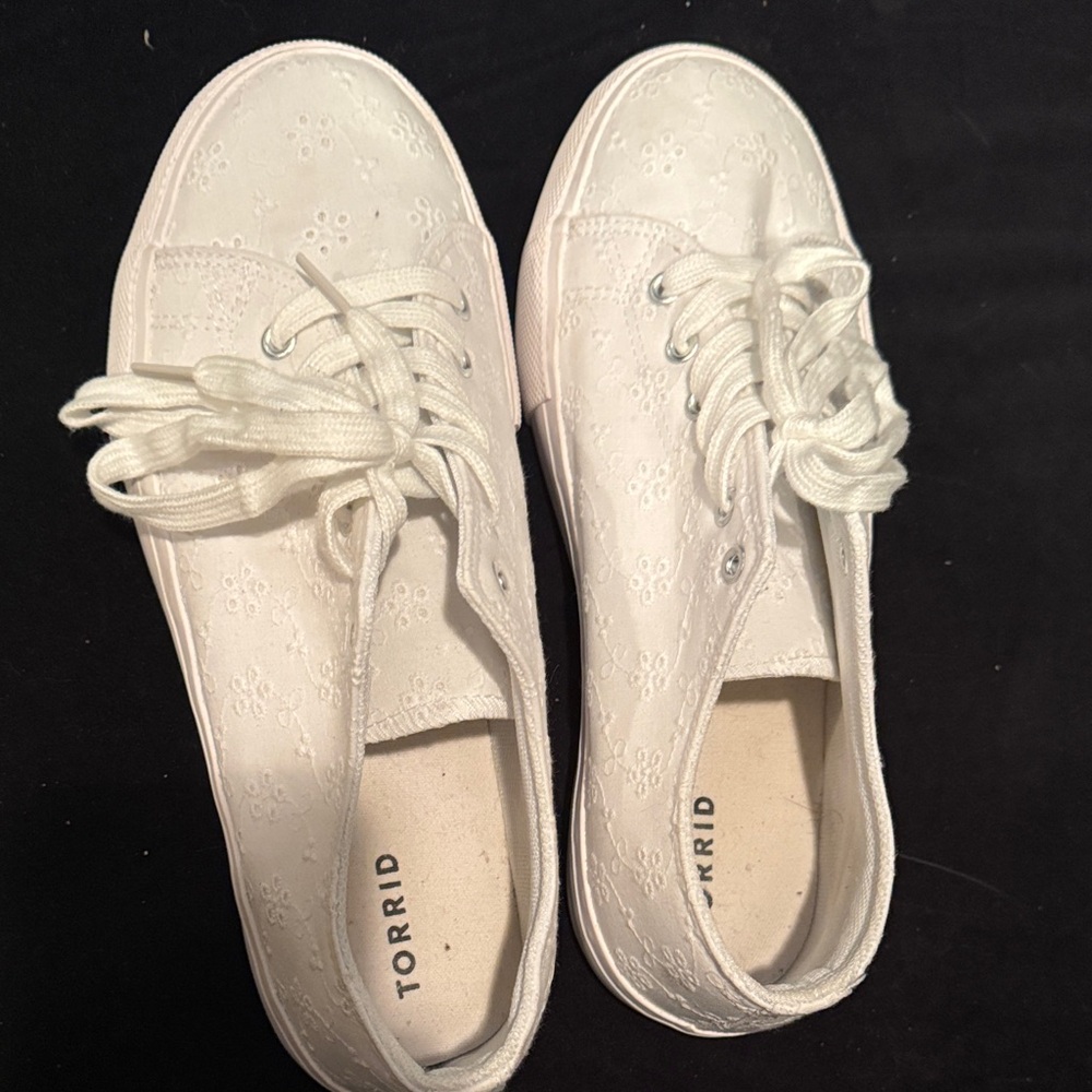 Torrid Women's White Eyelet Sneakers - Picture 2 of 5